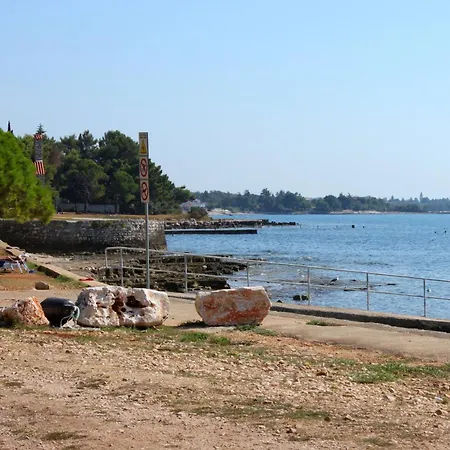 With A Parking Space Rozac, - 7072 Appartement Umag