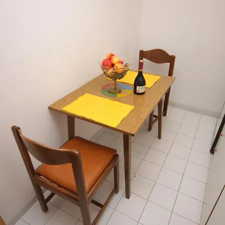 With A Parking Space Rozac, - 7072 Apartamento Umag